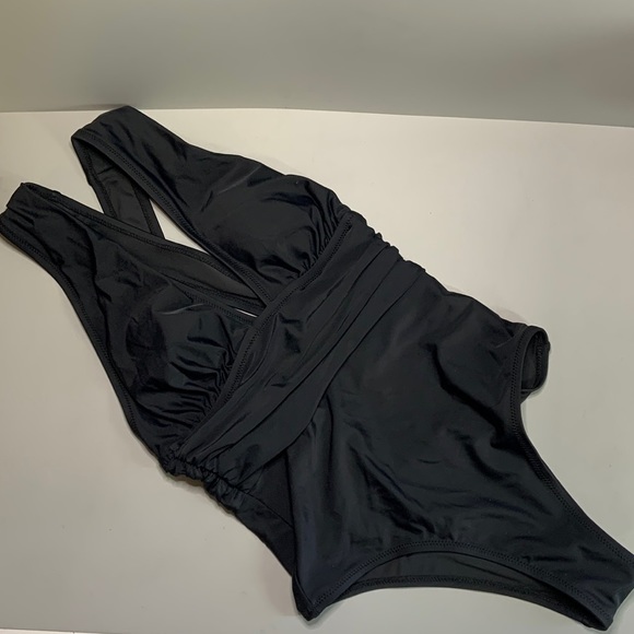 Cupshe Swim Cupshe Black One Piece Swimsuit Wide Cross Straps Size